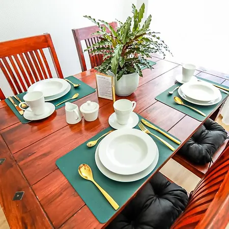 Loewe Gruen Am Rhein Appartement *